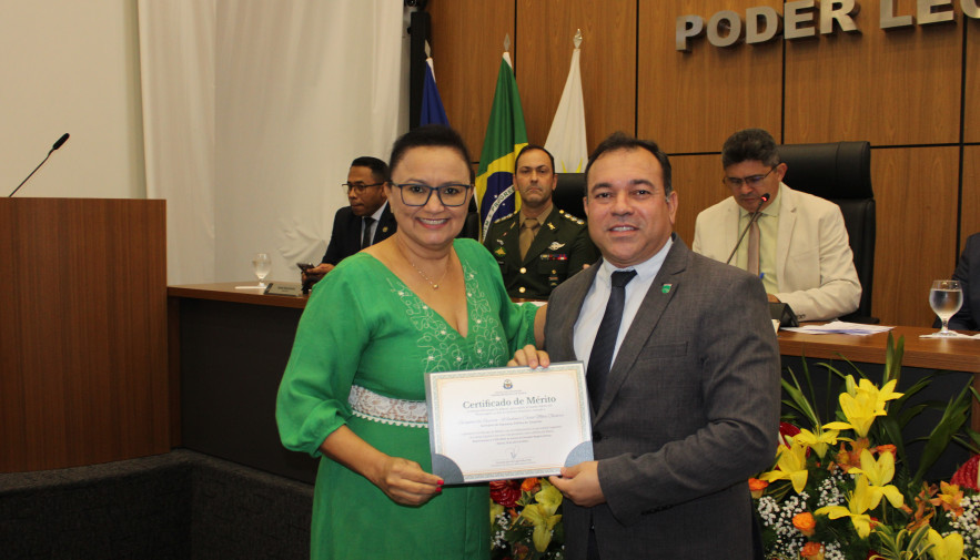 Em Palmas, secretário de estado da Segurança Pública recebe homenagem em sessão solene alusiva ao Dia do Exército Brasileiro na Câmara Municipal