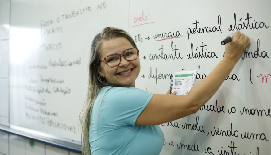 Governo do Tocantins avança na valorização e formação dos profissionais da Educação no primeiro ano do PROFE