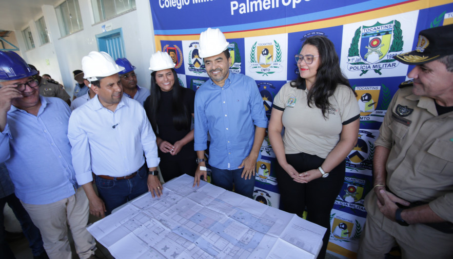 Governador e secretário da Educação visitam obras de reformas e melhorias em Colégio Militar de Palmeirópolis