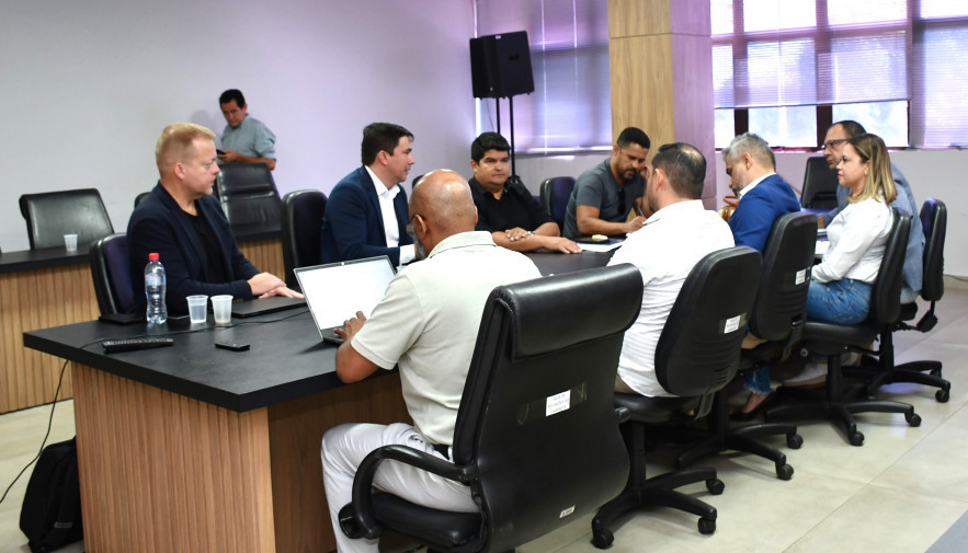 SES-TO debate ferramentas de gestão da saúde com direção do COSEMS