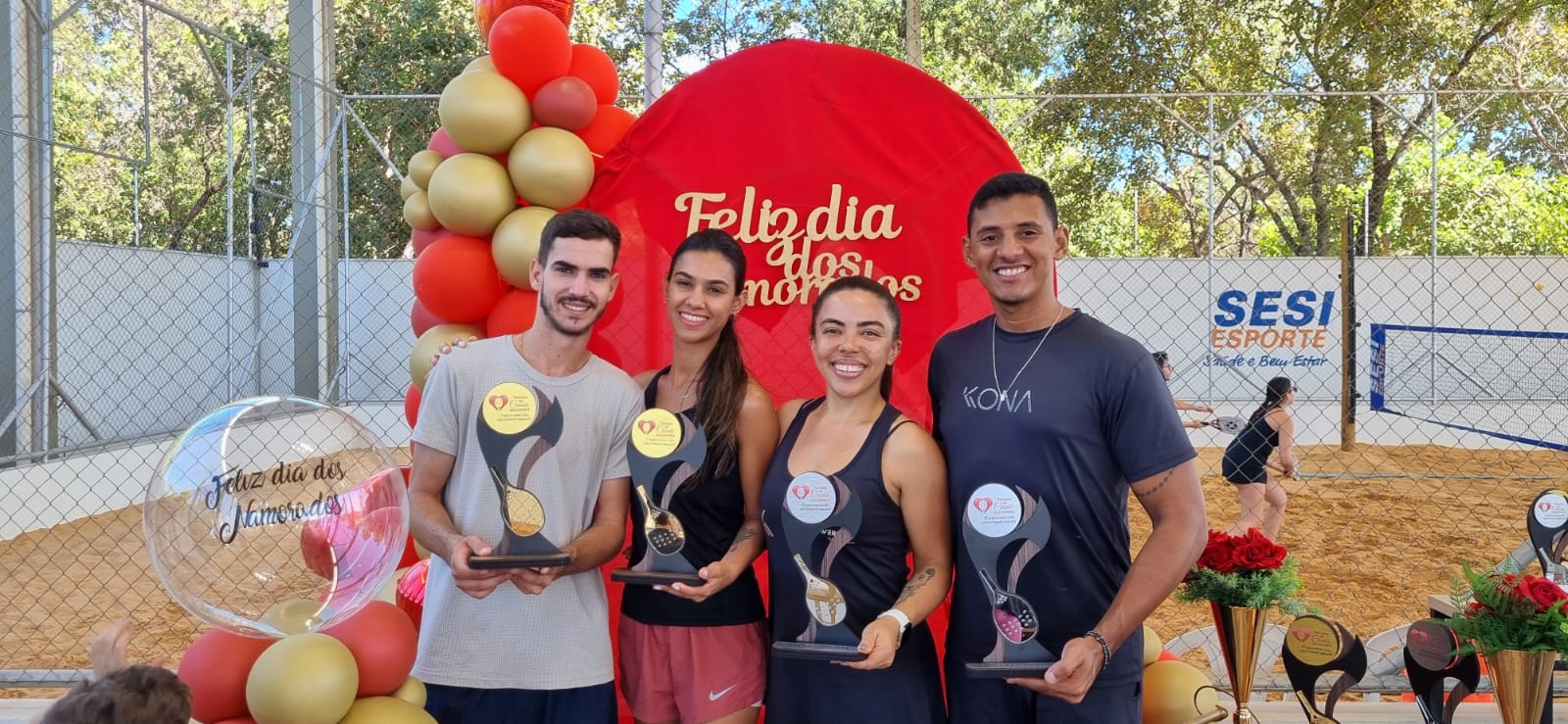 Torneio de beach tennis para casais animou as quadras do SESI Esporte